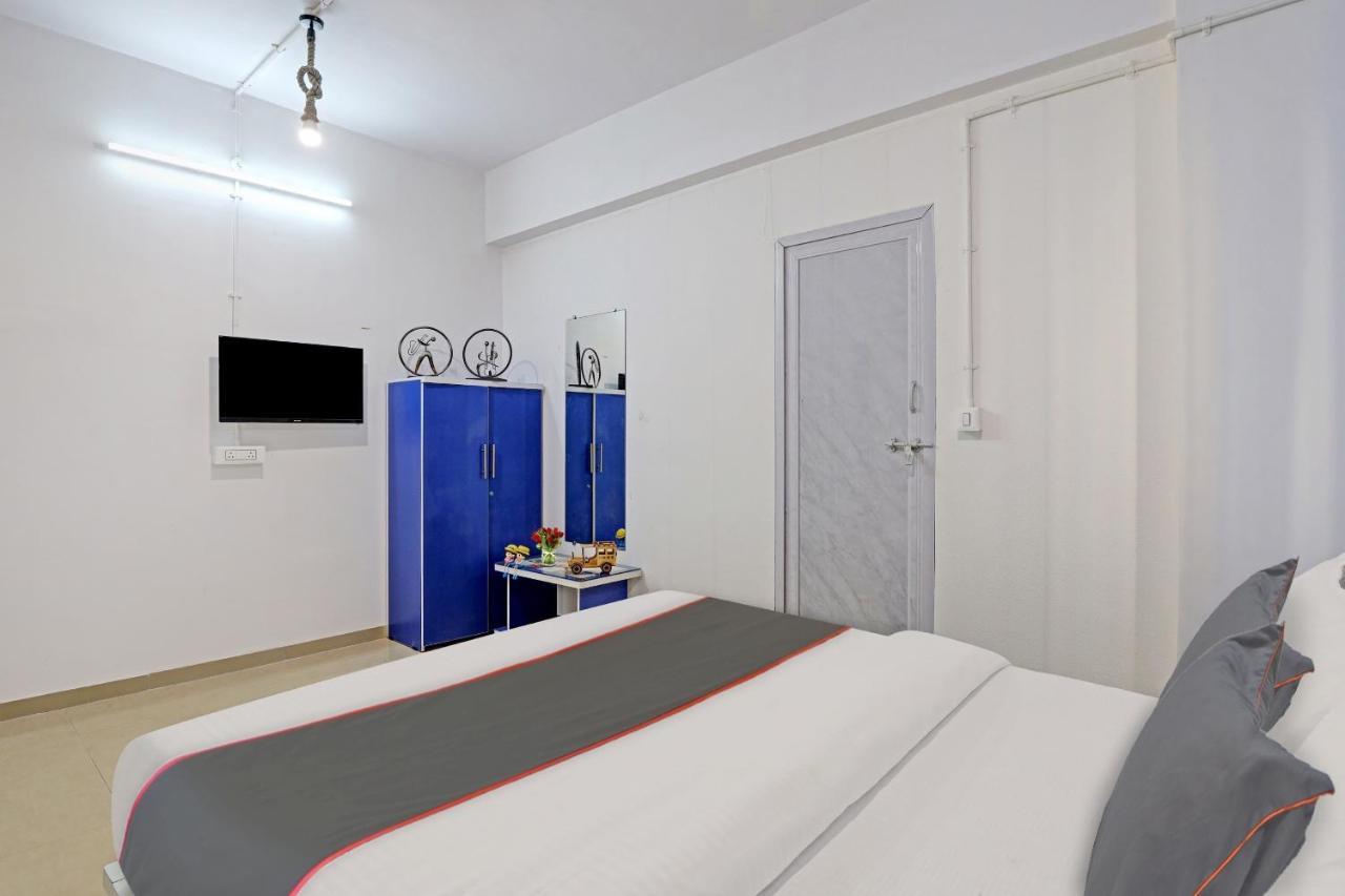Hotel Solitaire, Best Luxurious Hotel Ac Rooms In סוראט מראה חיצוני תמונה